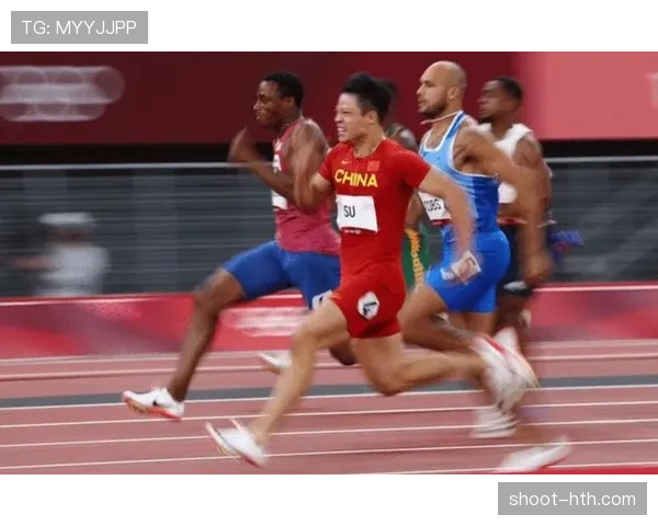 足球场上的感动瞬间:那些改变比赛历史的高光时刻值得铭记 足球场上的感动瞬间:那些改变比赛历史的高光时刻值得铭记