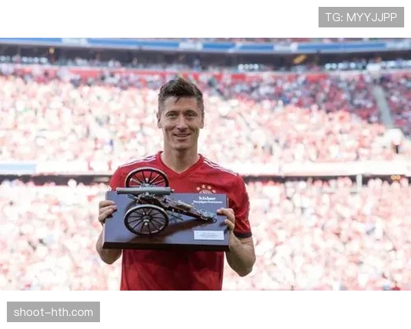 莱万多夫斯基上演神迹!5分钟狂轰9球创历史纪录 莱万多夫斯基上演神迹!5分钟狂轰9球创历史纪录