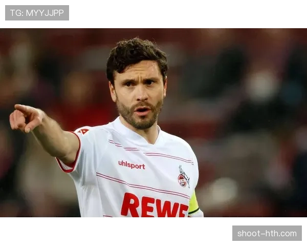 德甲转会窗再掀高潮，明星球员换队影响未来赛季格局