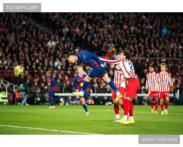 莱万多夫斯基诺坎普亮相仪式备受期待