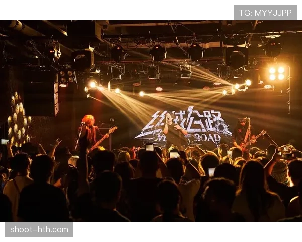 王燊超车内听歌列表被扒，居然全是老摇滚？这居然一点都不像赛场上的硬汉！